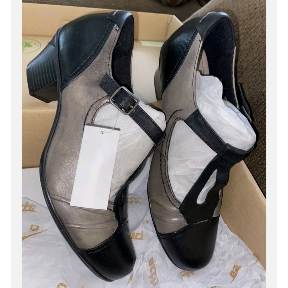 EARTH Wanderlust Black Gray Leather Mary Jane T-Strap RETRO SHOE.